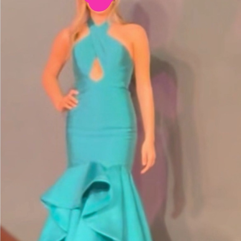 Elegant Turquoise/green Halter Gown